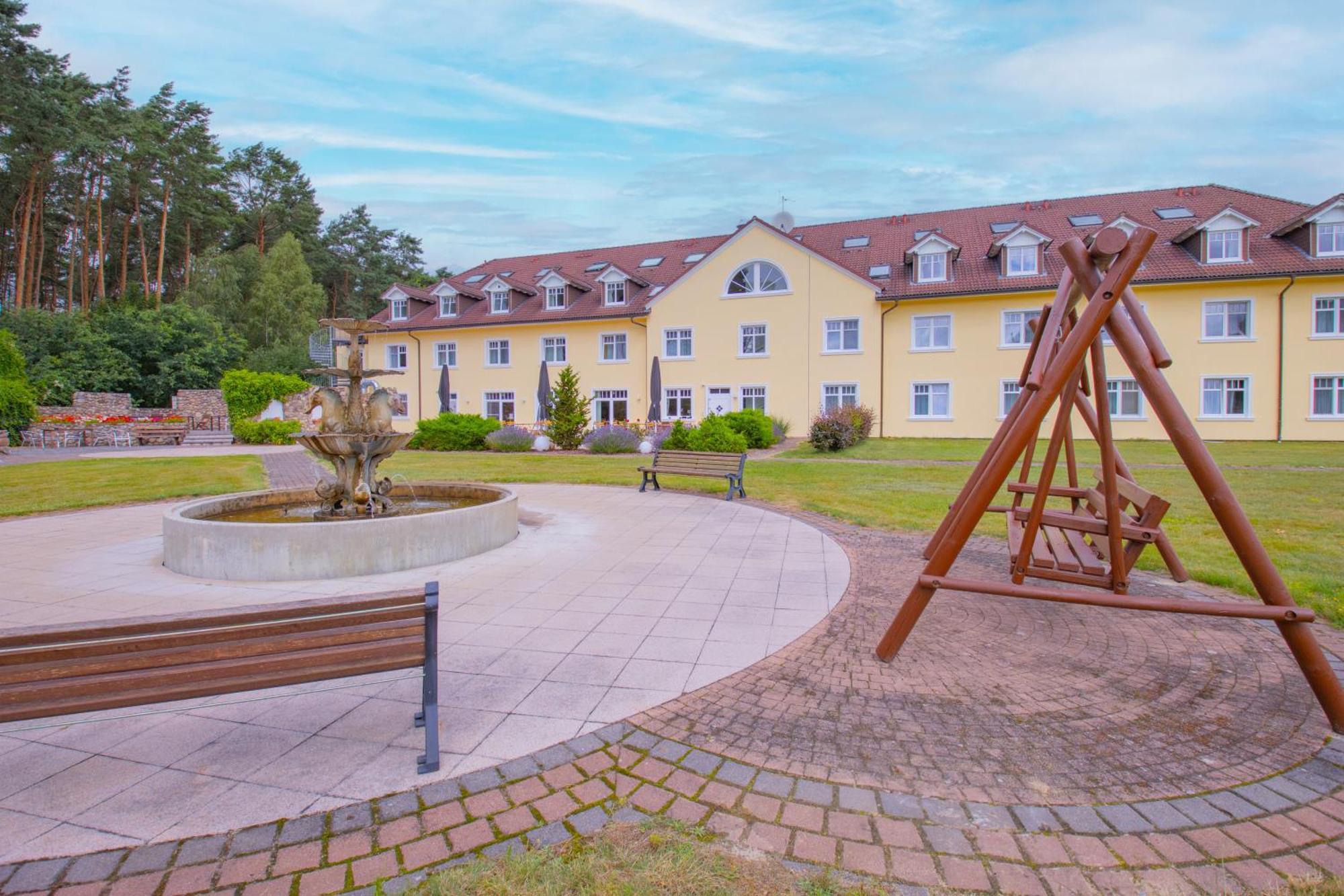 Ferien Hotel Flaeming Niemegk  Ngoại thất bức ảnh